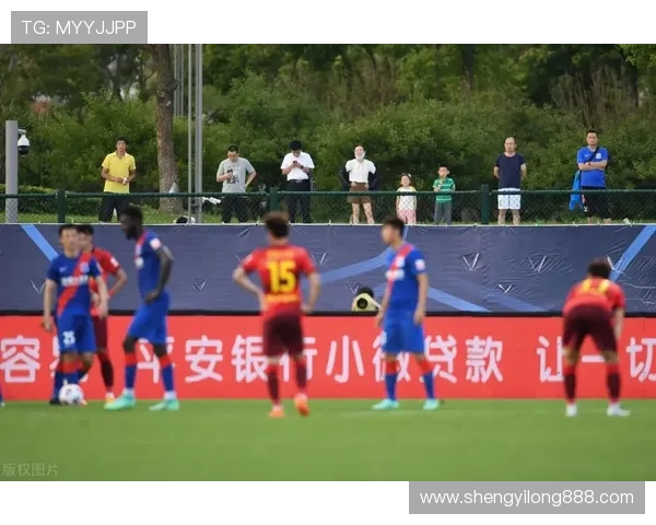 杭州羽毛球队防反战术解析与热点动态深度剖析 杭州羽毛球队防反战术解析与热点动态深度剖析